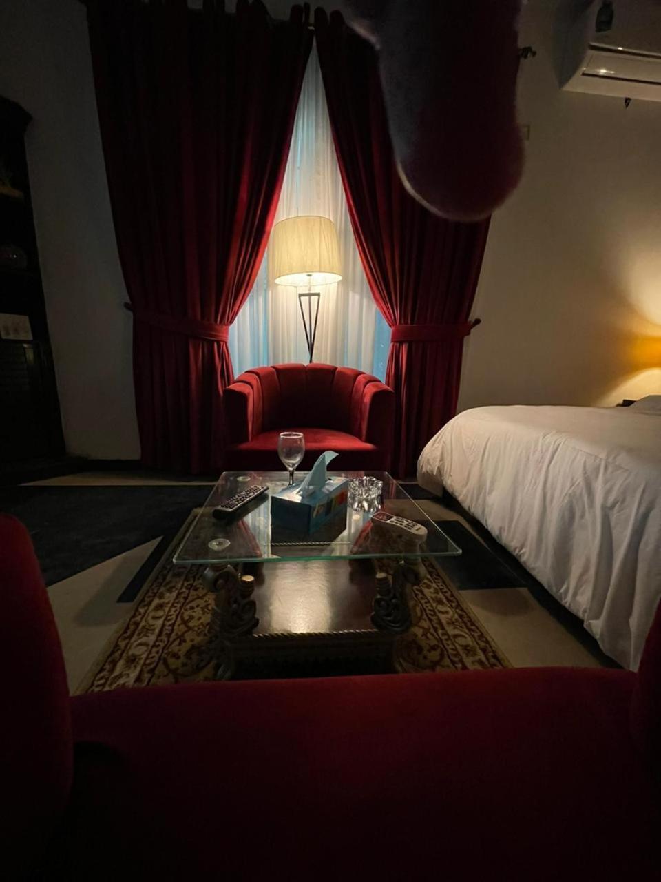 Laca Sa Lodge Opp Canturus Mall Ισλαμαμπάντ Εξωτερικό φωτογραφία