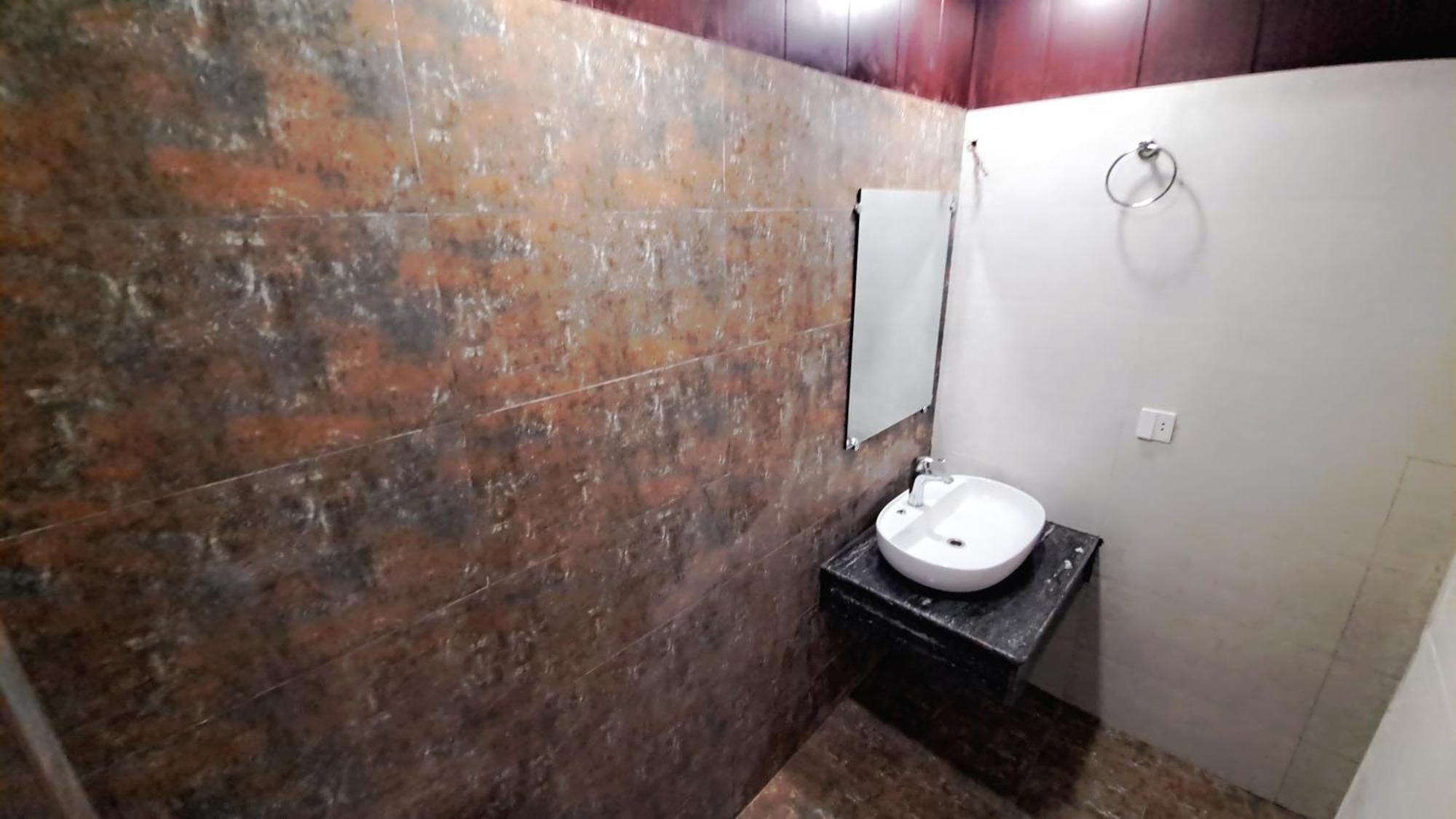 Laca Sa Lodge Opp Canturus Mall Ισλαμαμπάντ Εξωτερικό φωτογραφία