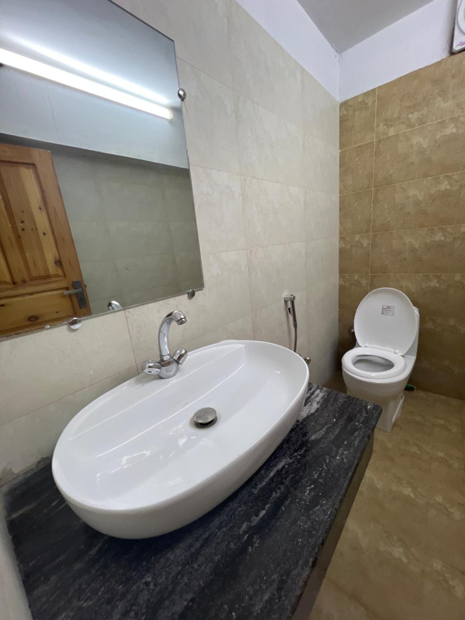 Laca Sa Lodge Opp Canturus Mall Ισλαμαμπάντ Εξωτερικό φωτογραφία