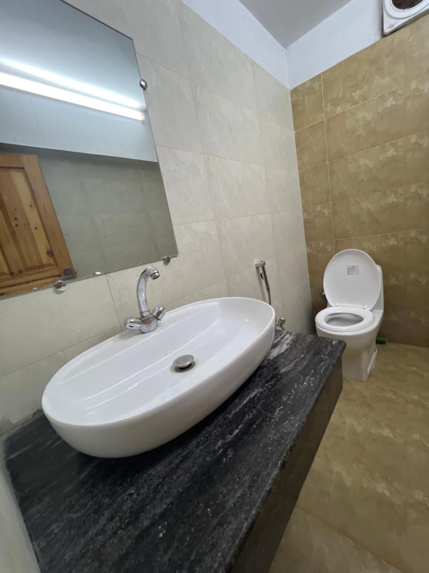 Laca Sa Lodge Opp Canturus Mall Ισλαμαμπάντ Εξωτερικό φωτογραφία